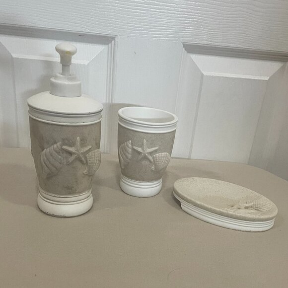 Bundle: 3-Piece Bathroom Accessories - Picture 1 of 11